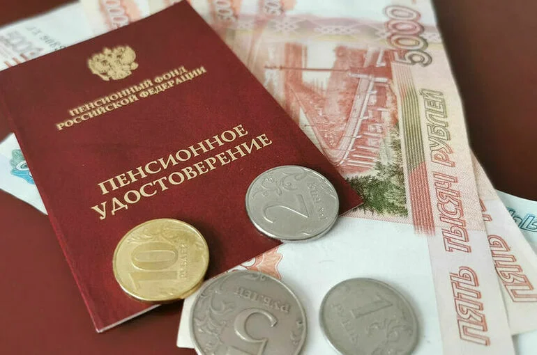 Работающим пенсионерам-бюджетникам предложили вернуть индексацию пенсий