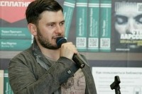 Суд заочно приговорил писателя Глуховского* к восьми годам колонии