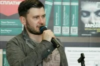 Суд заочно приговорил писателя Глуховского* к восьми годам колонии