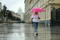 Жителей Москвы предупредили о грозах с порывистым ветром