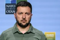 Зеленский после ряда скандалов поручил уволить всех областных военкомов
