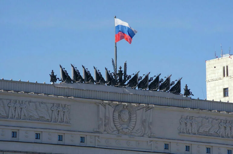 Российский корабль открыл предупредительный огонь по сухогрузу в Черном море