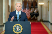 Байден заявил, что США работают с Украиной по мирному урегулированию