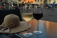 Россиянам могут разрешить пить спиртное на летних верандах