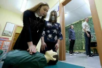 Старшеклассников научат перевязывать раны и проводить реанимацию