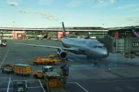 Самолет, возвращавшийся в Москву из-за неполадок, сел в Шереметьево