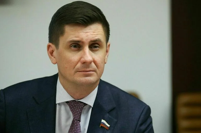 Деньгин призвал операторов прояснить ситуацию с платной раздачей интернета