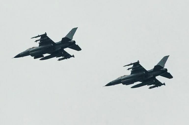 Румыния будет обучать украинских летчиков управлению F-16