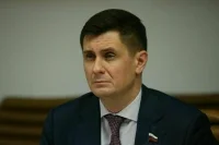 Деньгин предложил ограничить наценку на цветы перед праздниками