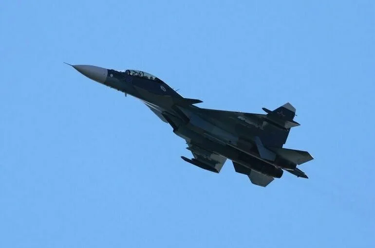Российский Су-30 сопроводил беспилотник США в Черном море