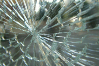 В Брянске упавший беспилотник повредил крышу здания Следственного комитета