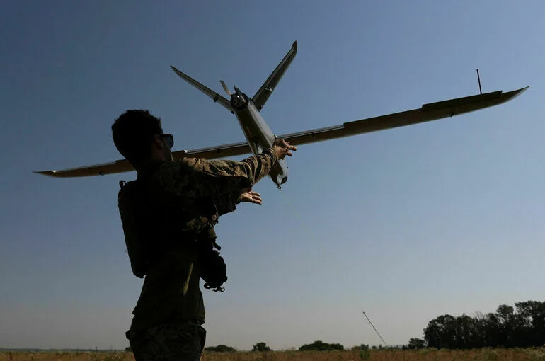 Военные эксперты объяснили, как украинские беспилотники пролетели по России сотни километров и остались незамеченными