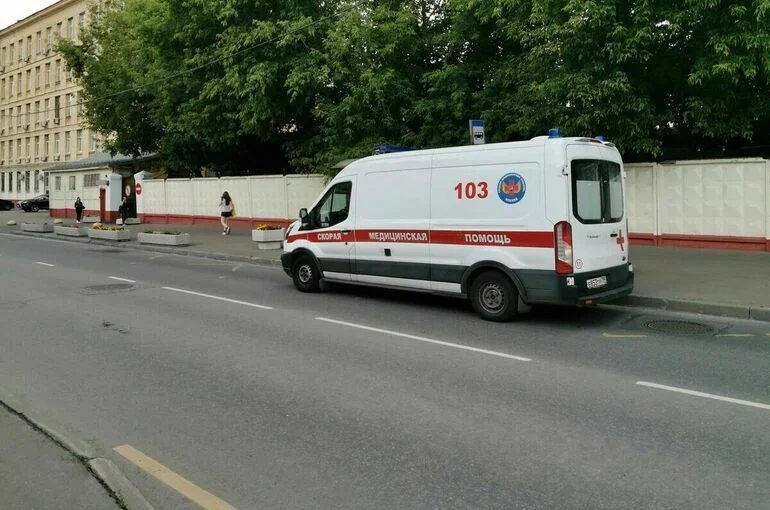 На севере МКАД столкнулись три автомобиля