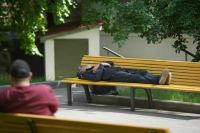 Даванков и Леонов предложили переселять бездомных из крупных городов