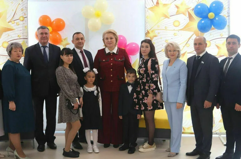 Гумерова приняла участие в открытии полилингвальной школы в Башкирии