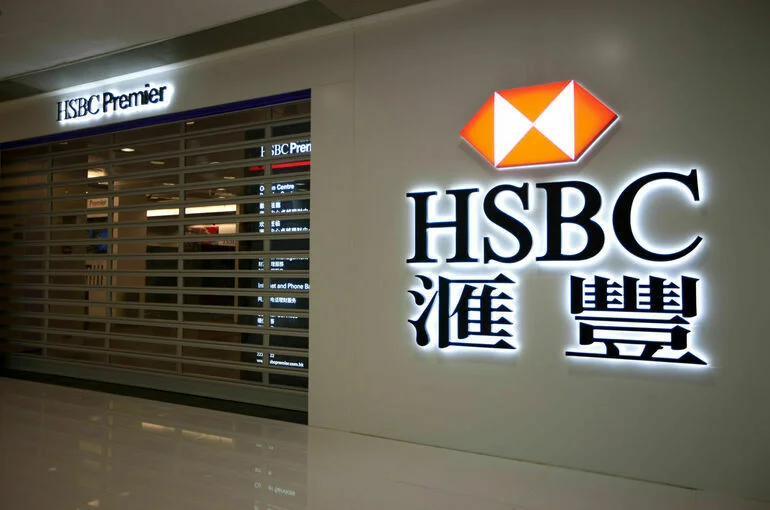 СМИ: HSBC с 27 октября приостановит переводы для юрлиц из РФ и Белоруссии