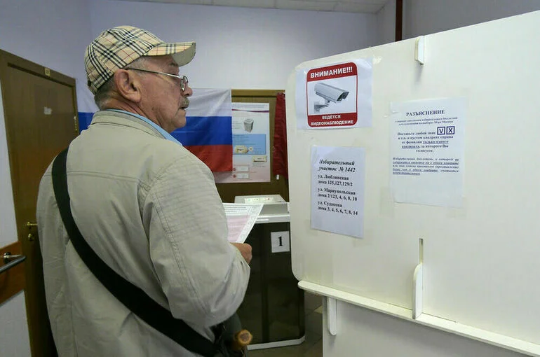 «Голосование под дулом автомата» и похищение персональных данных: главные фейки о выборах в России
