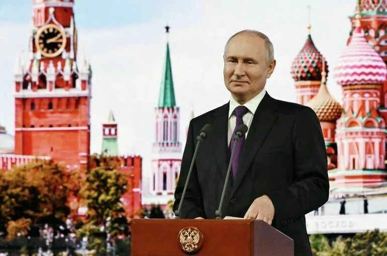 Путин заявил, что москвичи мужественно сражаются в зоне спецоперации