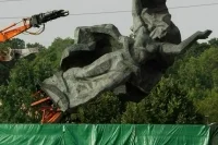 «Гонения на русских в Прибалтике»