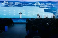 Путин заявил, что чиновники точно должны ездить на отечественных авто