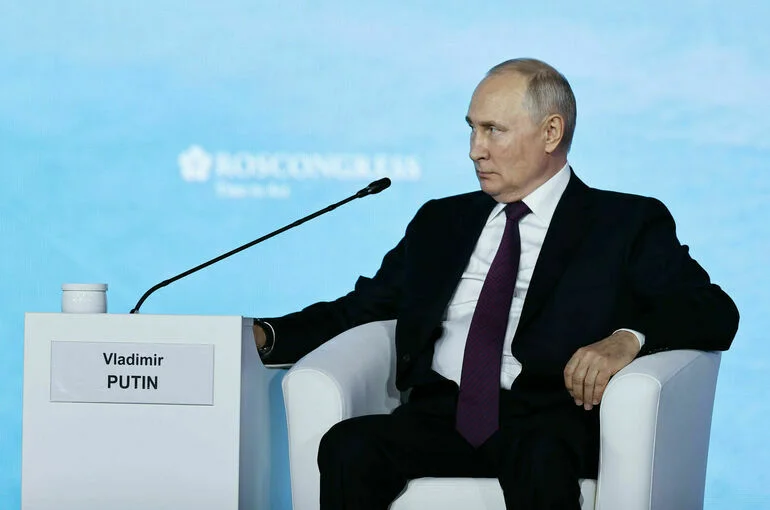 Путин считает, что Украина должна сама заявить о желании вести переговоры
