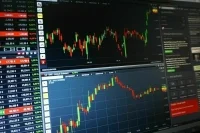 Цена нефти Brent поднялась выше 94 долларов впервые с 16 ноября