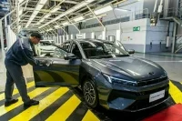 Депутаты Госдумы в своих регионах будут ездить только на отечественных авто