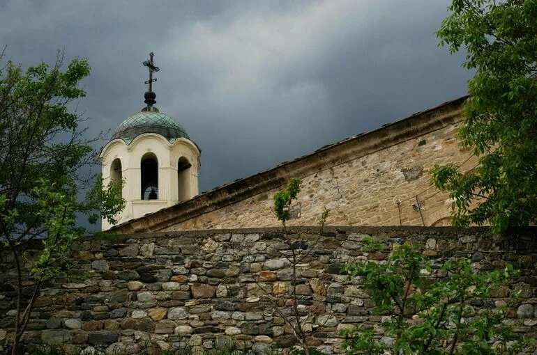 Болгария вышлет настоятеля подворья Русской православной церкви в Софии