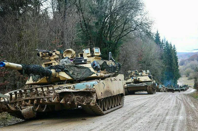 Первые танки Abrams прибыли на Украину