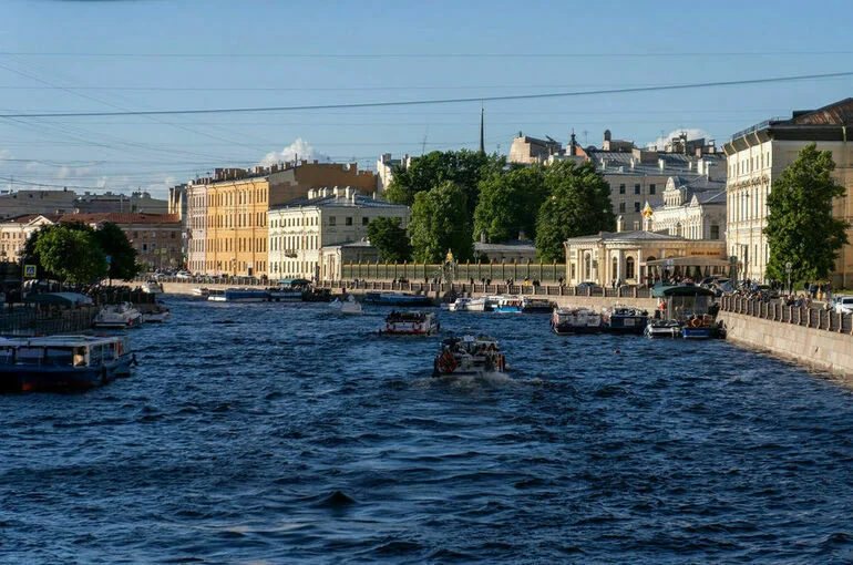 В Петербурге закрыли дамбу из-за угрозы подъема уровня воды
