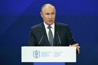 Путин: Мир постепенно избавляется от диктатуры отдельных стран