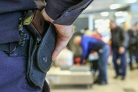 Кому из силовиков можно применять оружие