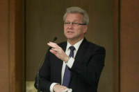 Гарри Минх: В работе с парламентариями необходима разумная жесткость и чувство юмора