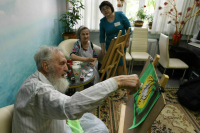 Пансионаты для пожилых хотят обязать получать лицензии