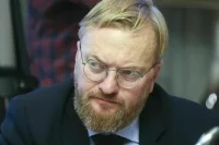 Милонов предложил опрыскивать дипломатов из недружественных стран