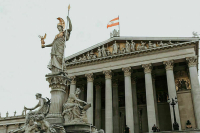 Австрия приостанавливает финансовую помощь Палестине