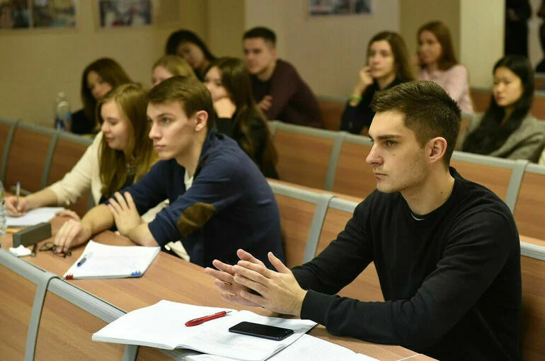 В вузы Дальнего Востока стало поступать больше студентов из других регионов