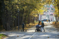 Выходные в Москве станут последними теплыми днями осени 