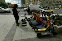 Электросамокаты предложили ставить на учет на портале госуслуг