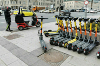 В Дептрансе Москвы рассказали об ограничениях для самокатчиков