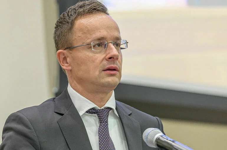 В МИД Венгрии заявили о намерении максимально сохранить связи с Россией