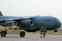 Американский самолет доставил в Израиль партию бронированных джипов