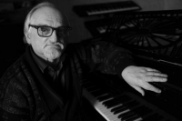 Композитора Геннадия Гладкова похоронили на Ваганьковском кладбище