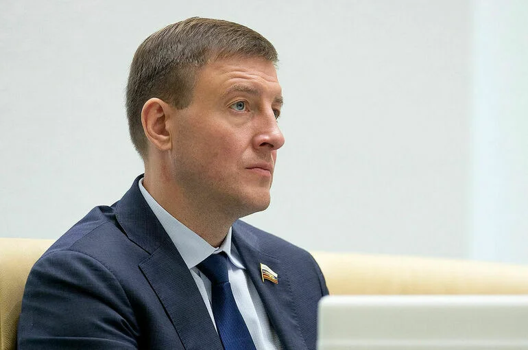 Турчак призвал кабмин поддержать инициативу о продлении паспортов участников СВО
