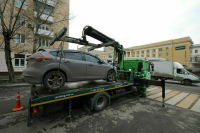 Стоимость эвакуации автомобиля за неправильную парковку предложили ограничить