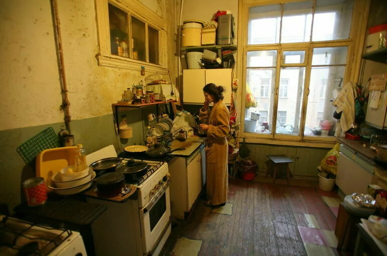 В петербургских коммуналках планируют запретить кальяны и вейпы