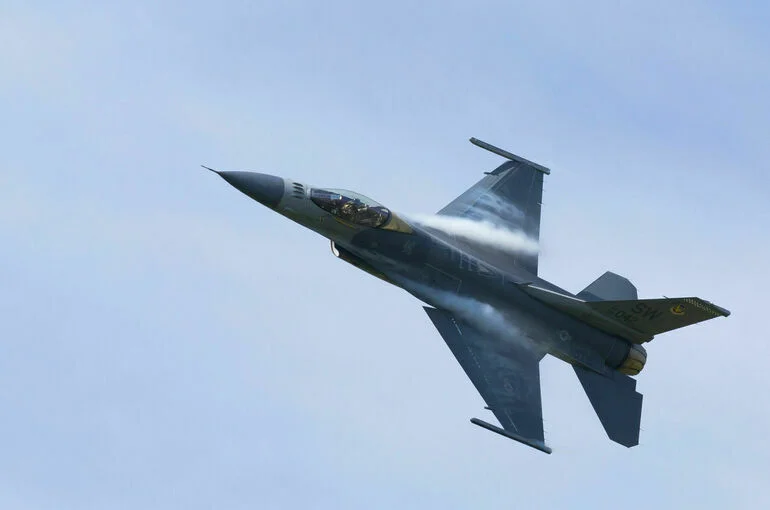 Шойгу: Истребителей F-16 Украине хватит примерно на 20 дней