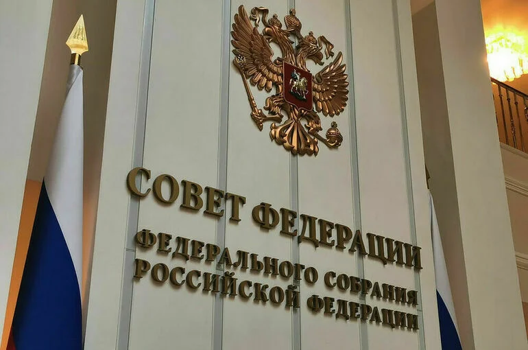 Сенаторы Майоров, Галушина и Данилова ушли из Совфеда