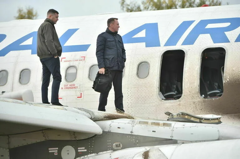 Росавиация возобновила расследование посадки самолета в поле под Новосибирском