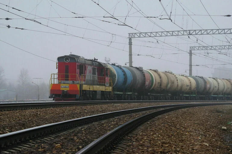 Релейный шкаф подожгли на железной дороге под Екатеринбургом